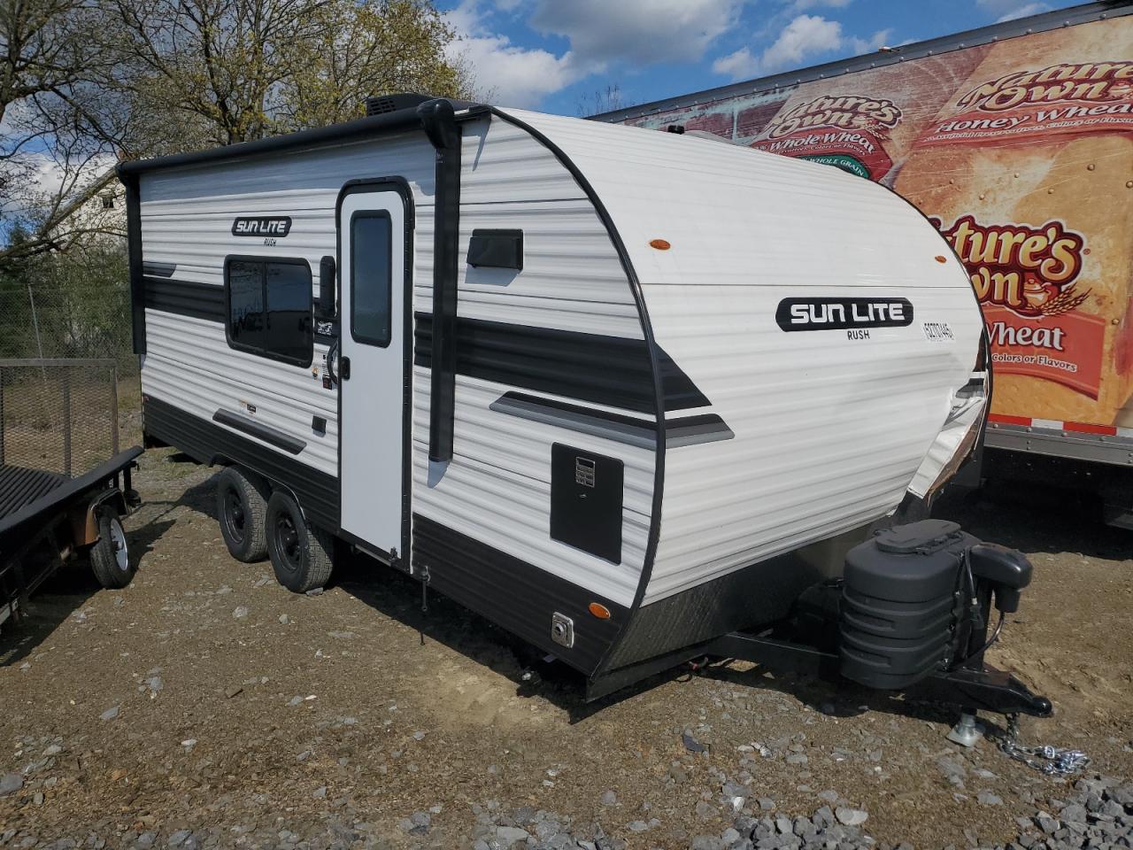 2025 Sunline Travel Trl for Sale in Chambersburg, PA - Front End