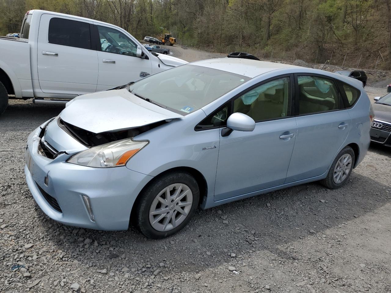 2014 Toyota Prius V  for Sale in Marlboro, NY - Front End