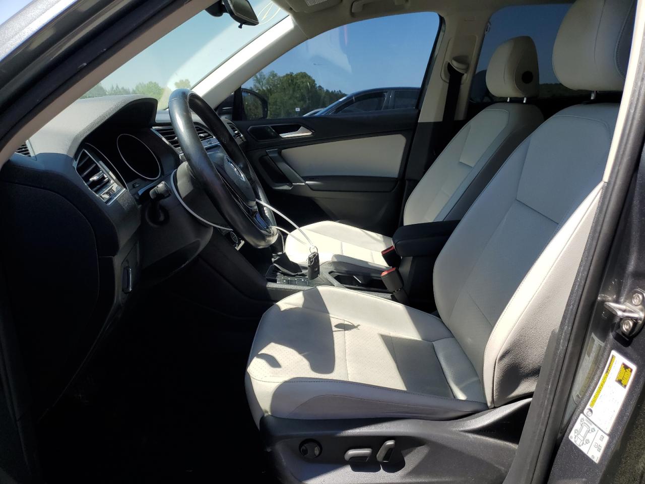 2018 Volkswagen Tiguan - Image 7