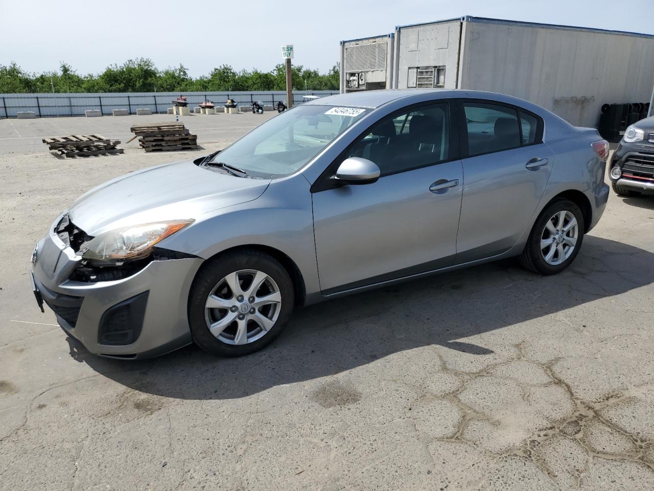 2011 Mazda 3 I იყიდება Fresno-ში, CA - Front End