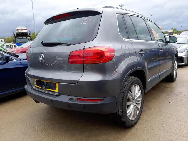 2016 VOLKSWAGEN TIGUAN MAT