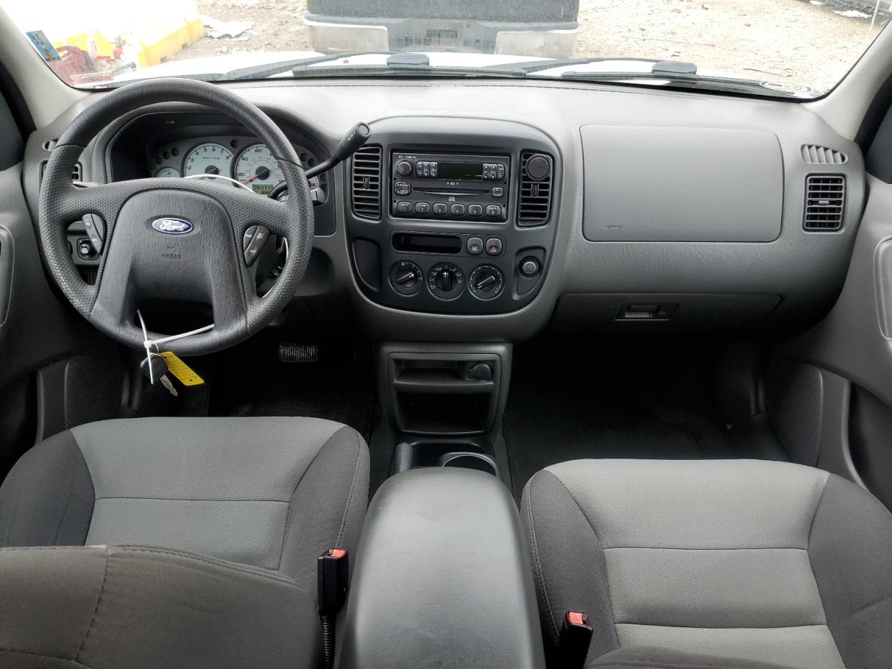 2003 Ford Escape Xls VIN: 1FMYU02183KE05685 Lot: 53904835