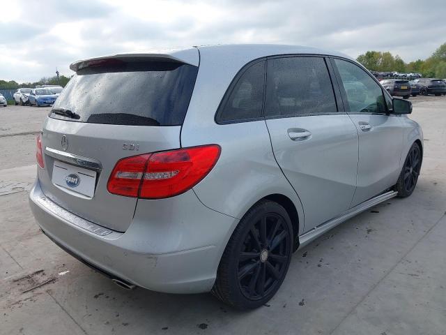 2014 MERCEDES BENZ B200 BLUEE