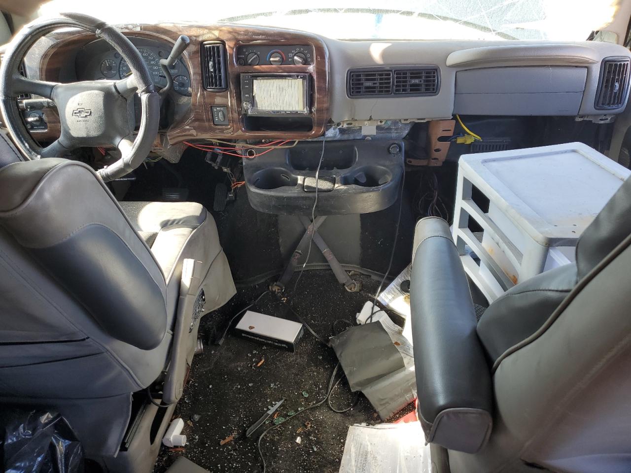 2000 Chevrolet Express G1500 VIN: 1GBFG15M3Y1270602 Lot: 55181905
