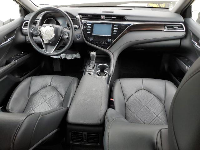  TOYOTA CAMRY 2018 Srebrny