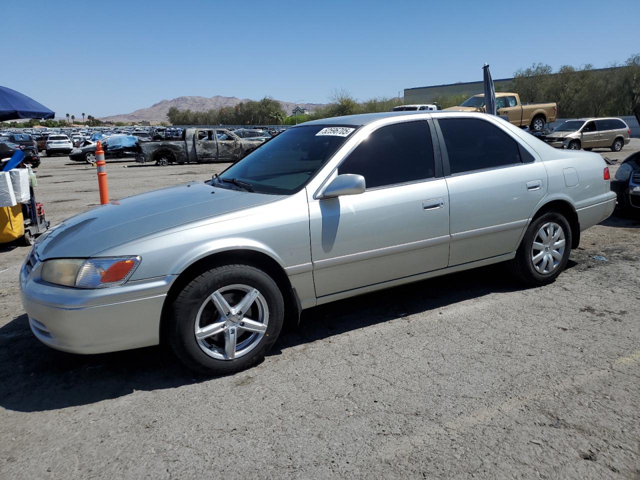 2000 Toyota Camry Ce للبيع في Las Vegas، NV - Front End
