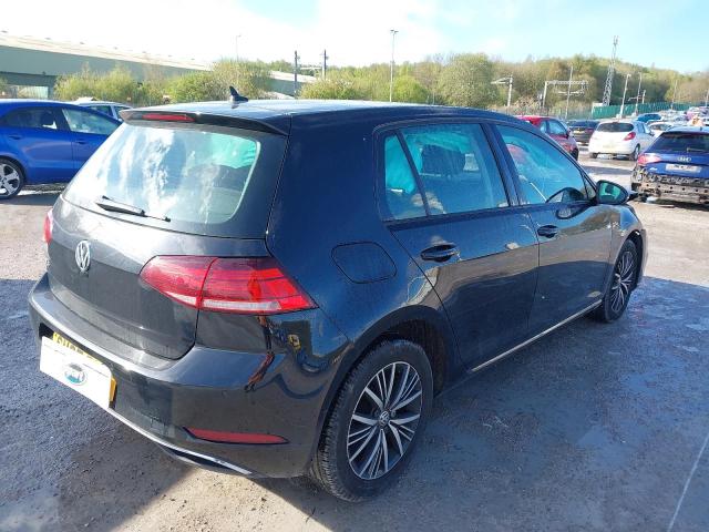 2018 VOLKSWAGEN GOLF SE TD