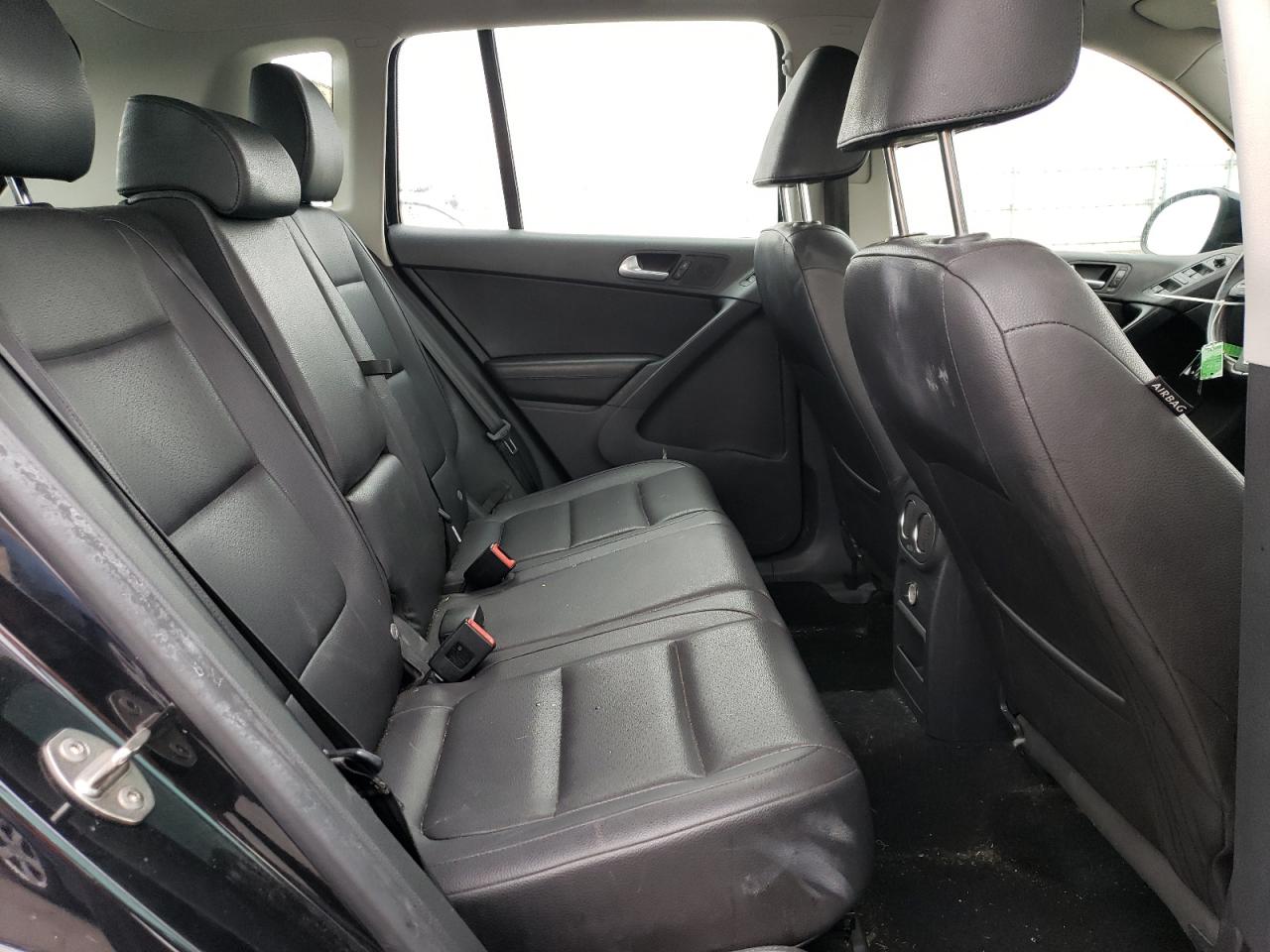 2017 Volkswagen Tiguan S VIN: WVGBV7AX7HK029621 Lot: 54790475