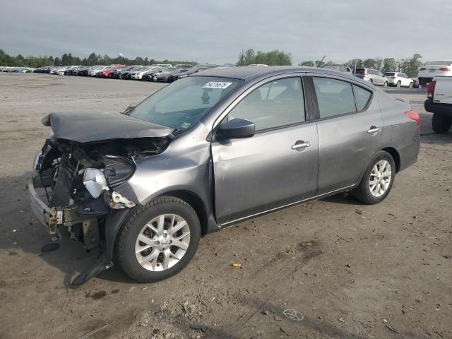  NISSAN VERSA 2018 Серый