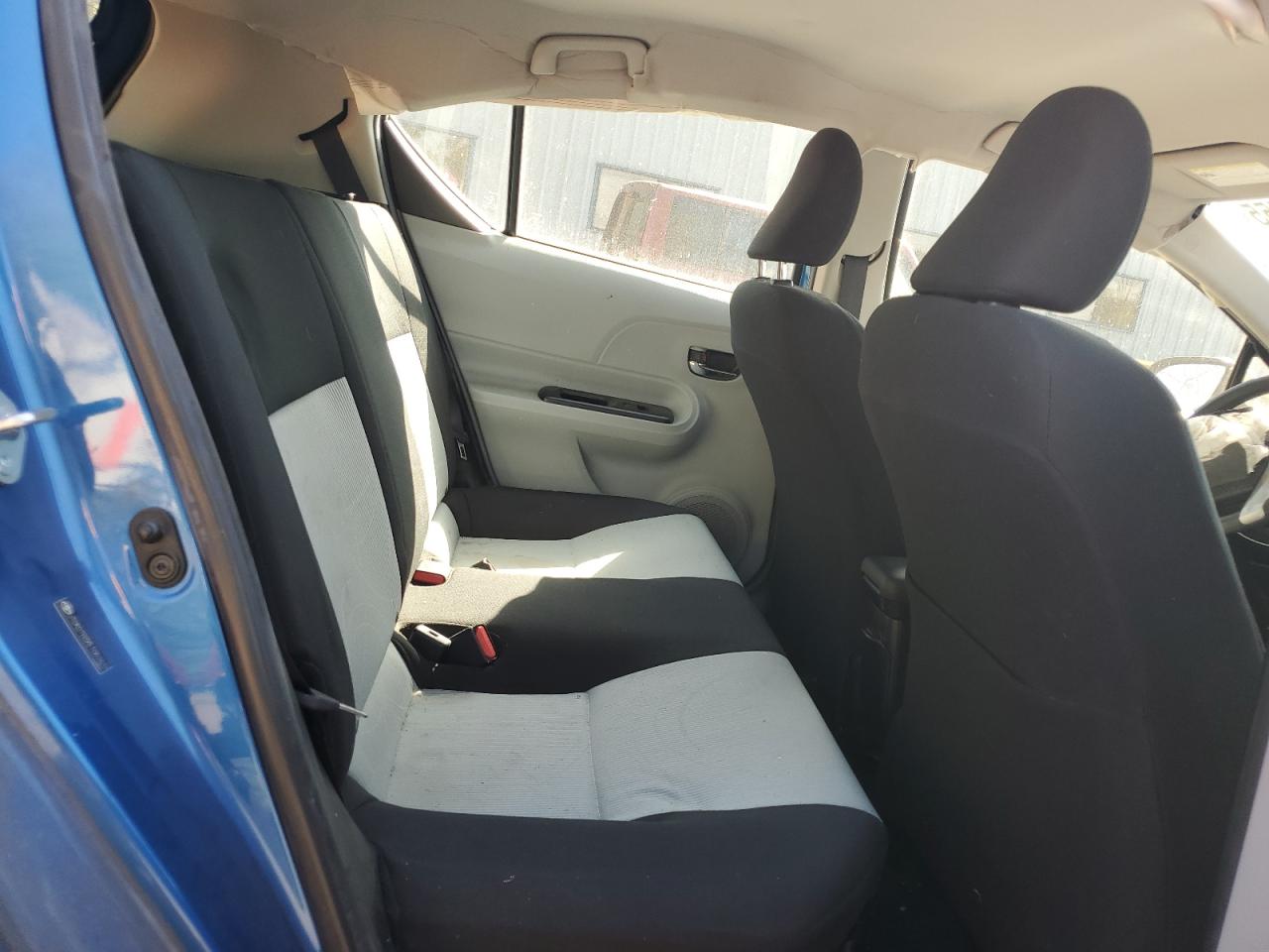 2014 Toyota Prius C VIN: JTDKDTB3XE1067633 Lot: 63877625