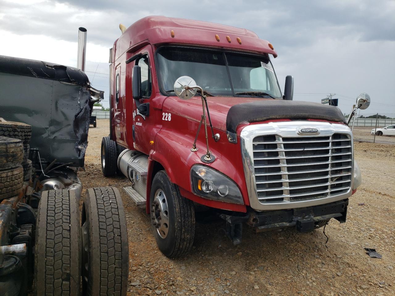 2016 Freightliner Cascadia 125 Semi Truck for Sale in Chatham, VA - Front End
