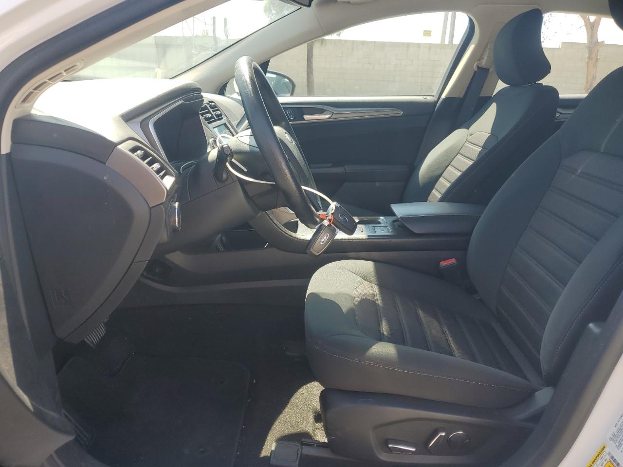 2019 Ford Fusion Se VIN: 3FA6P0LU1KR263966 Lot: 54038215