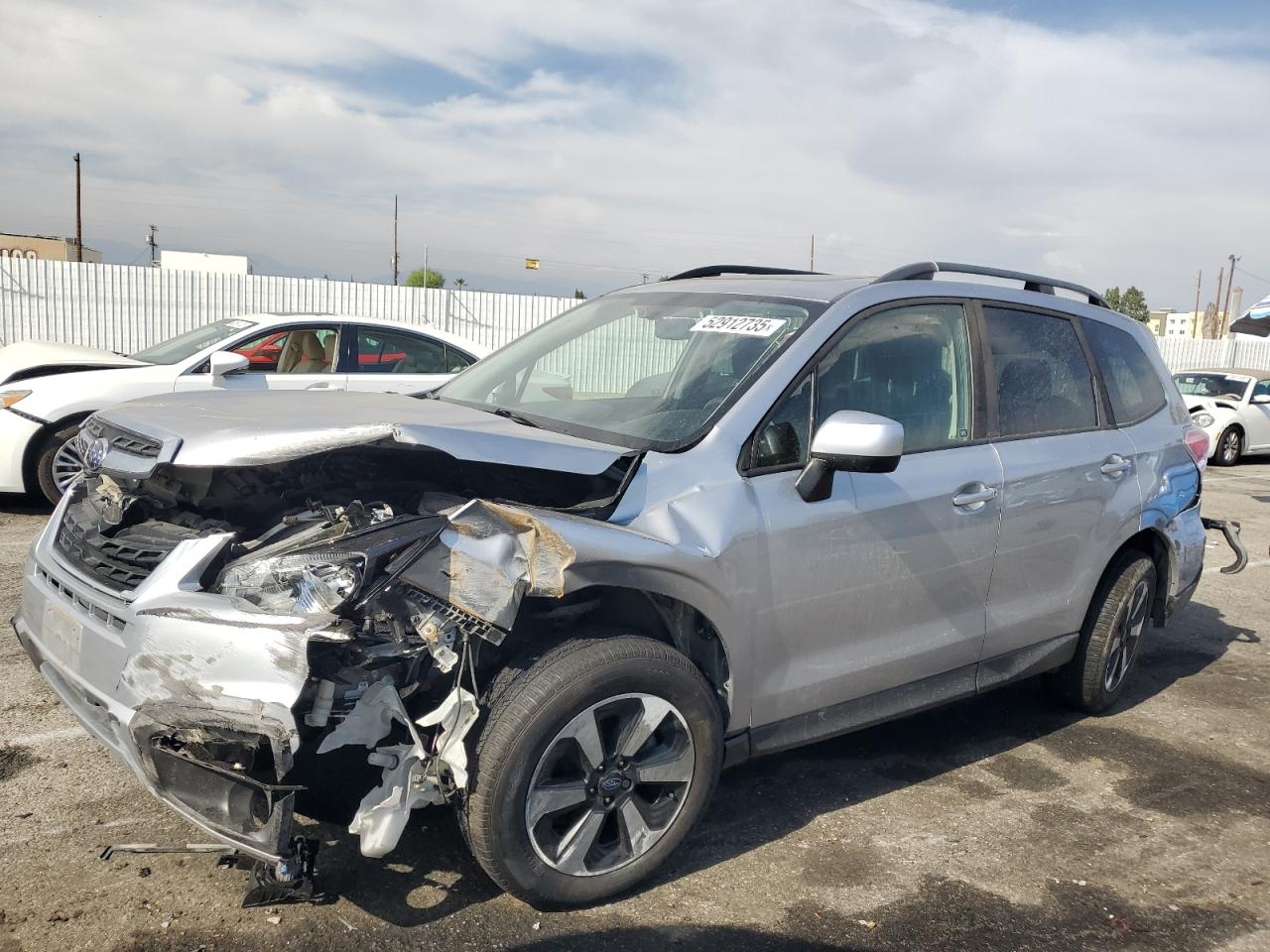 2017 Subaru Forester 2.5I Premium na sprzedaż w Van Nuys, CA - Front End