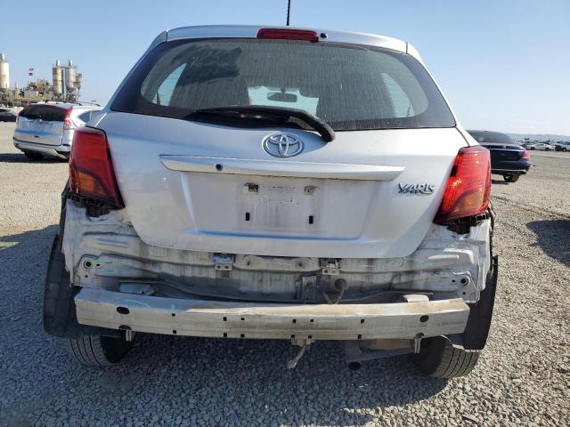  TOYOTA YARIS 2015 Srebrny