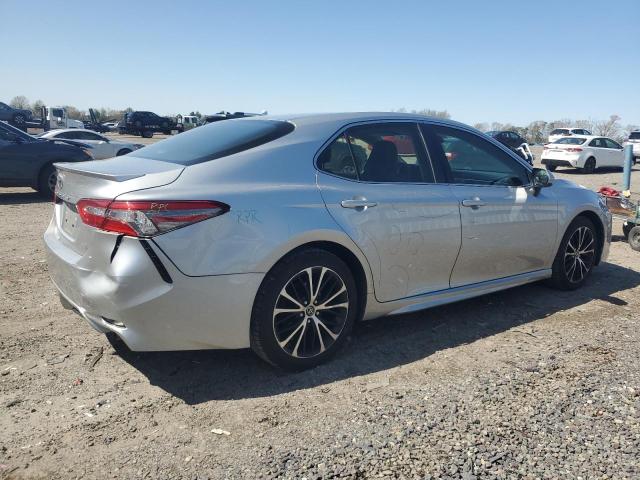  TOYOTA CAMRY 2018 Silver