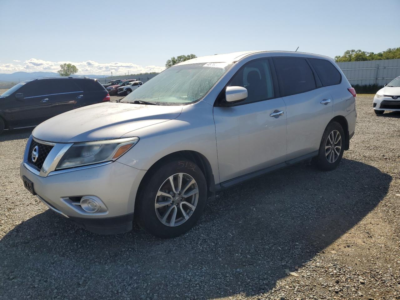 2014 Nissan Pathfinder S na sprzedaż w Anderson, CA - Minor Dent/Scratches