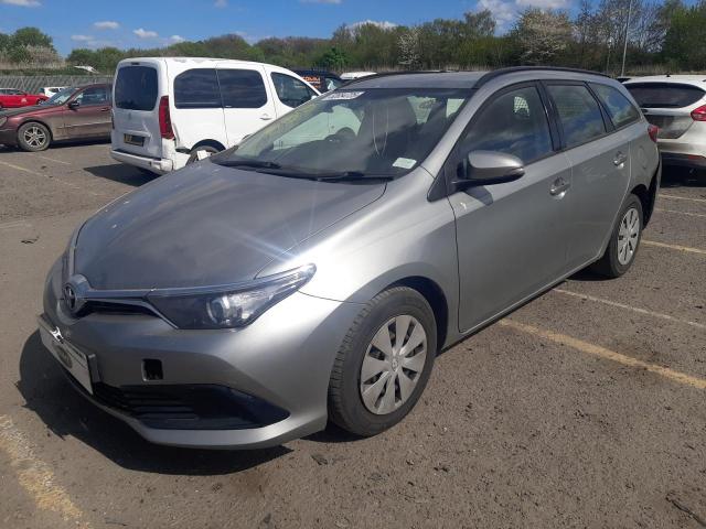 TOYOTA AURIS ACTI 2015