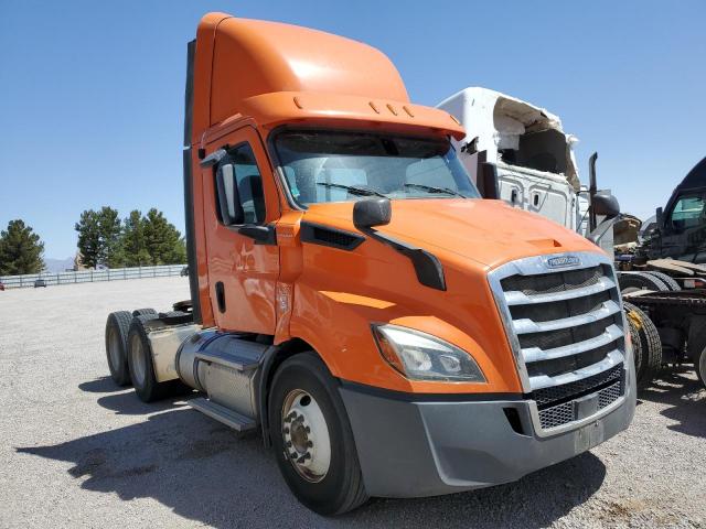 2019 Freightliner Cascadia 116 Semi Truck