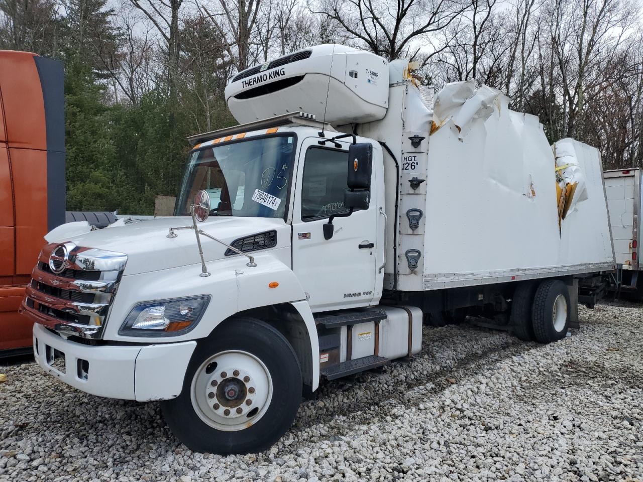 2020 Hino 258/268 zu verkaufen in West Warren, MA - Rollover