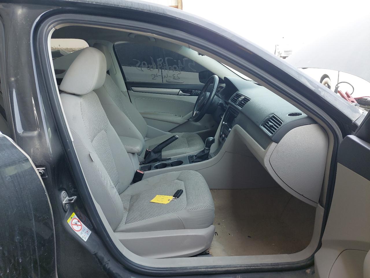 WVWBR7A39FC000702 - 2015 Volkswagen Passat - #undefined