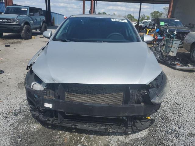  HYUNDAI ELANTRA 2018 Серебристый