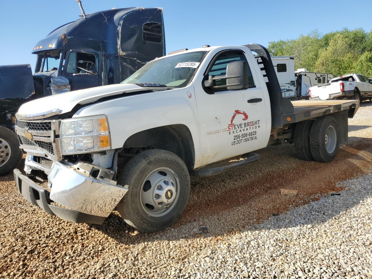 2011 Chevrolet Silverado C3500 for Sale in Tanner, AL - Front End