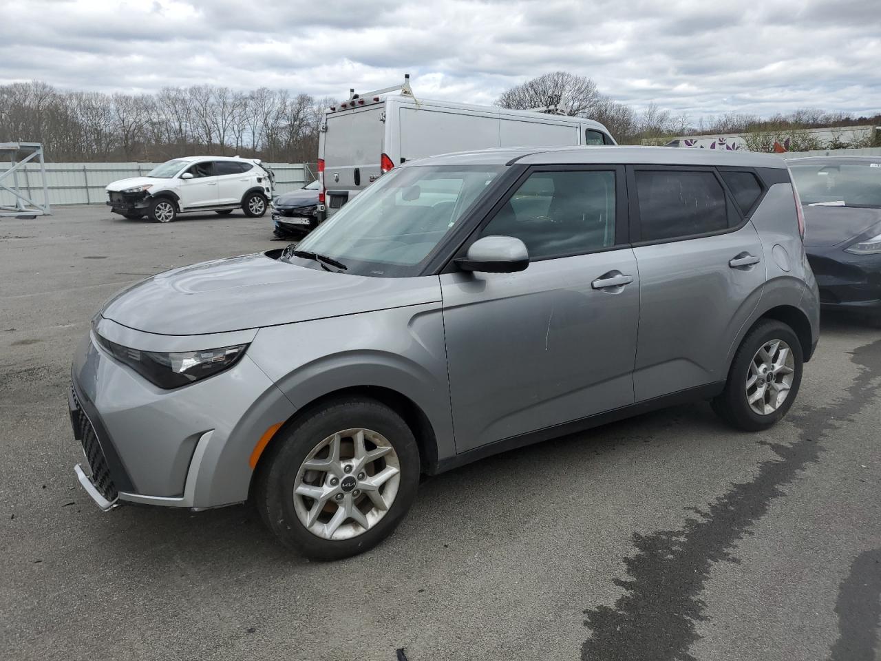 KNDJ23AU8R7240595 KIA SOUL Photo 1