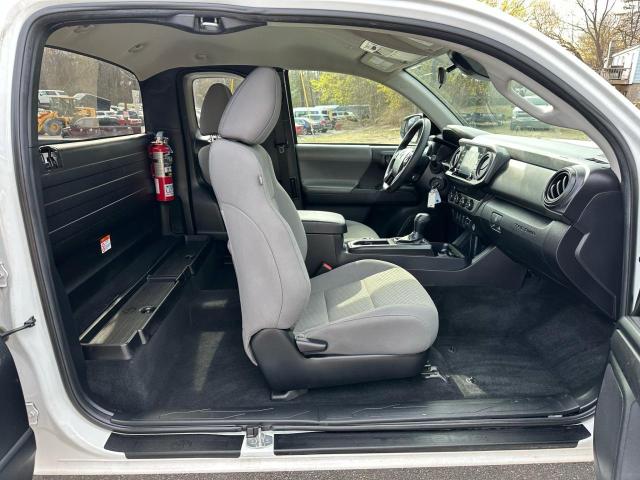 TOYOTA TACOMA 2022 Білий