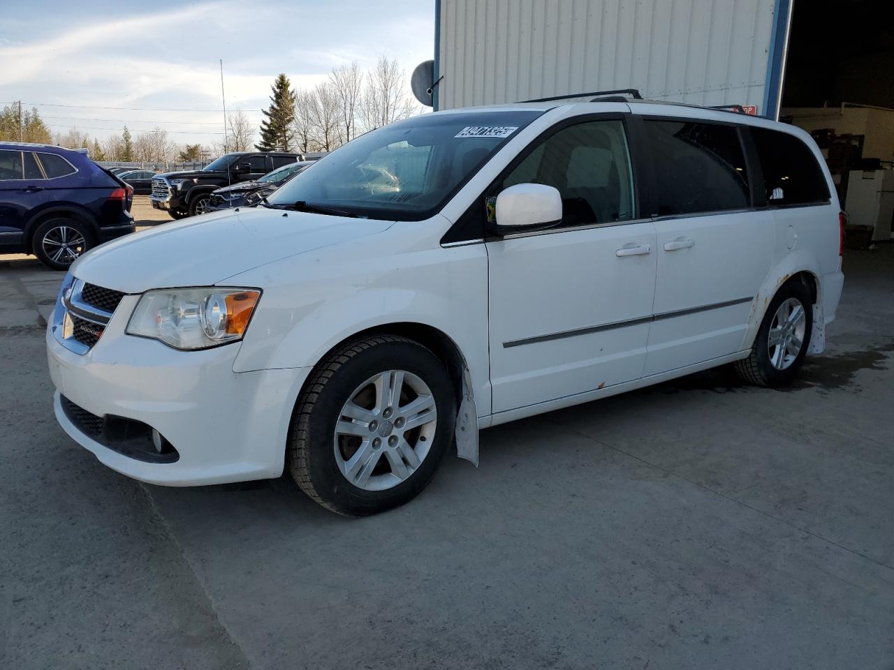 2014 Dodge Grand Caravan Crew for Sale in Bowmanville, ON - Minor Dent/Scratches