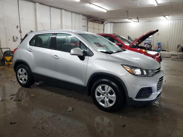  CHEVROLET TRAX 2018 Srebrny