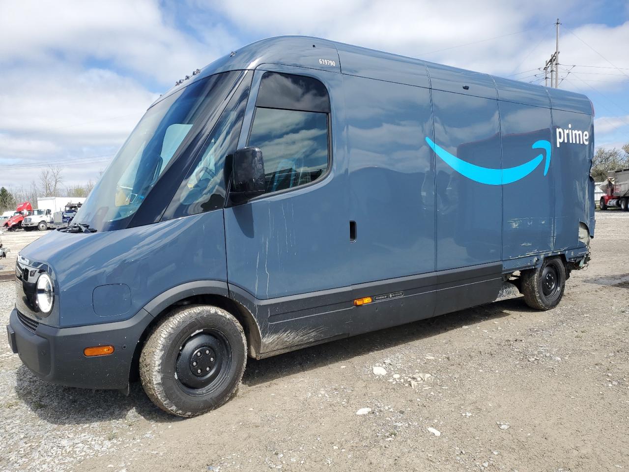 2023 Rivian Edv 700