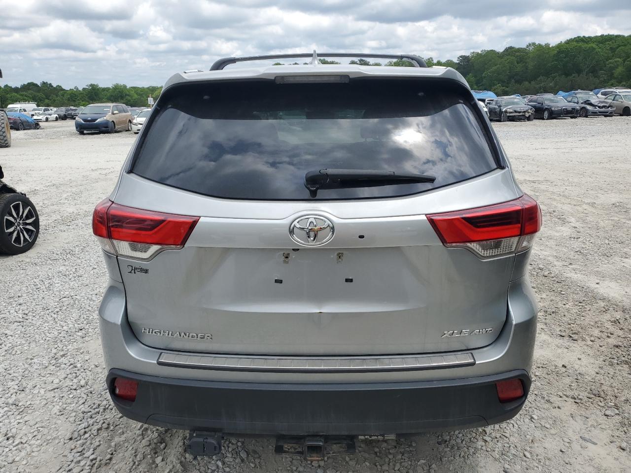 2017 Toyota Highlander Se VIN: 5TDJZRFH8HS375624 Lot: 55052705
