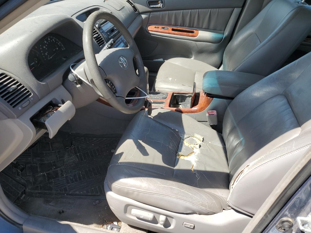 2004 Toyota Camry Le VIN: 4T1BE32K74U789915 Lot: 51593635