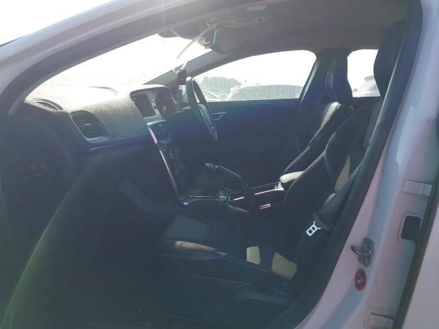 2016 VOLVO V40 MOMENT