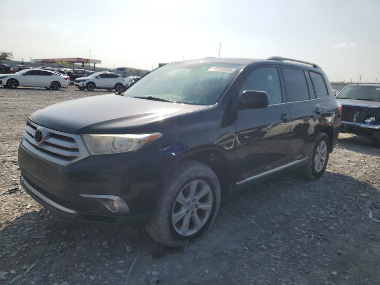 2013 Toyota Highlander Base for Sale in Cahokia Heights, IL - Front End