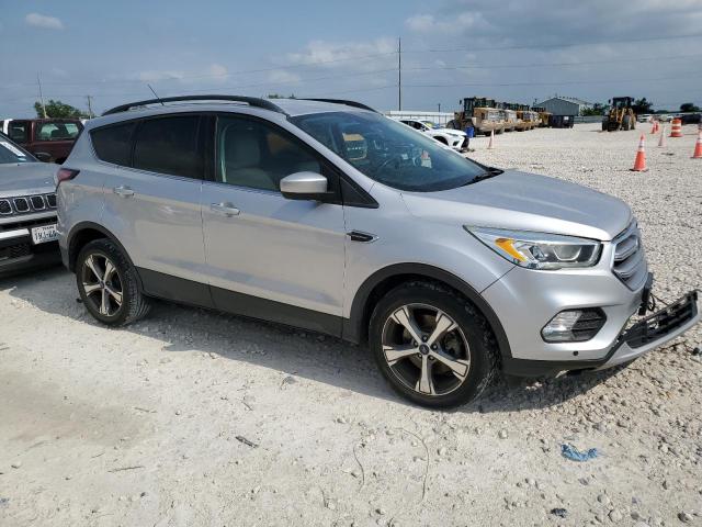  FORD ESCAPE 2017 Srebrny