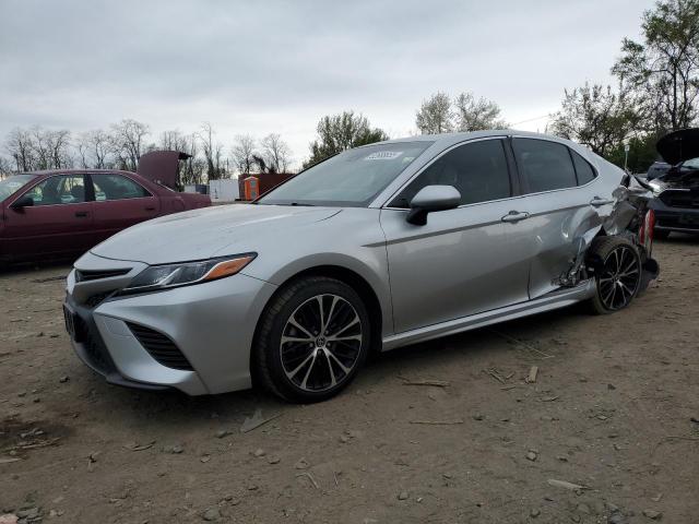 TOYOTA CAMRY 2018 Srebrny