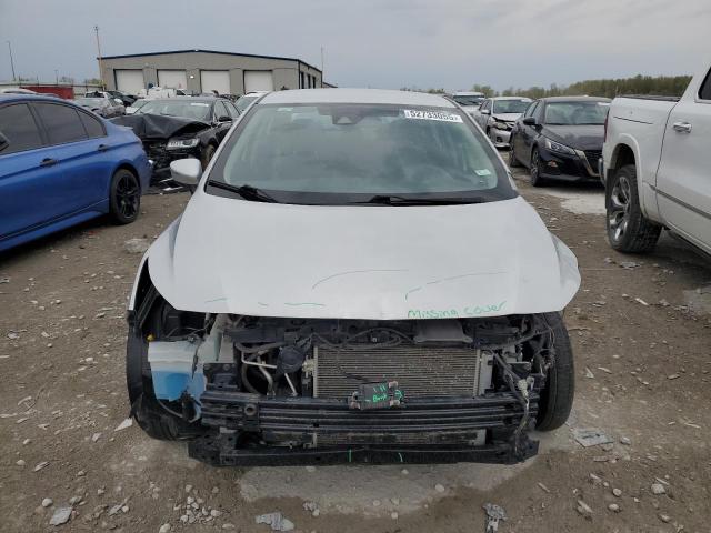  NISSAN VERSA 2021 Сріблястий