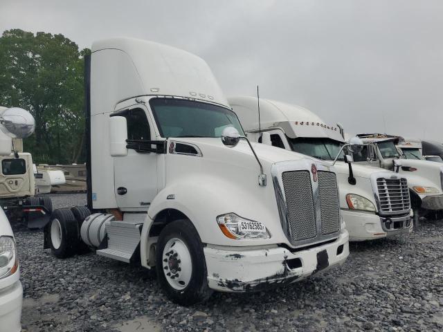 2014 Kenworth T680 Semi Truck