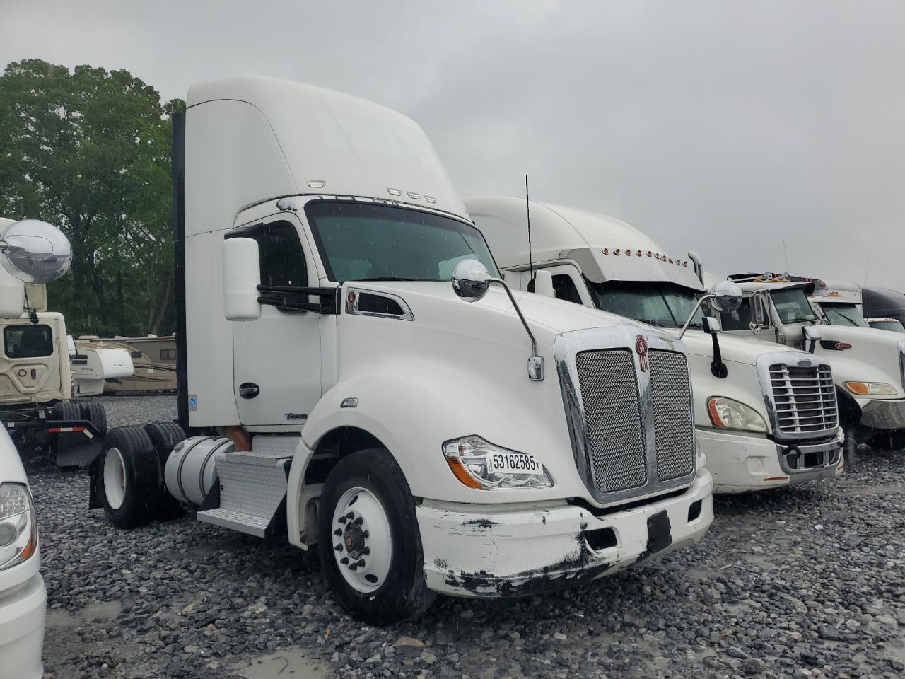 2014 Kenworth T680 Semi Truck للبيع في Cartersville، GA - Minor Dent/Scratches