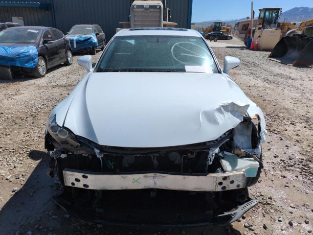  LEXUS IS 2015 Белый