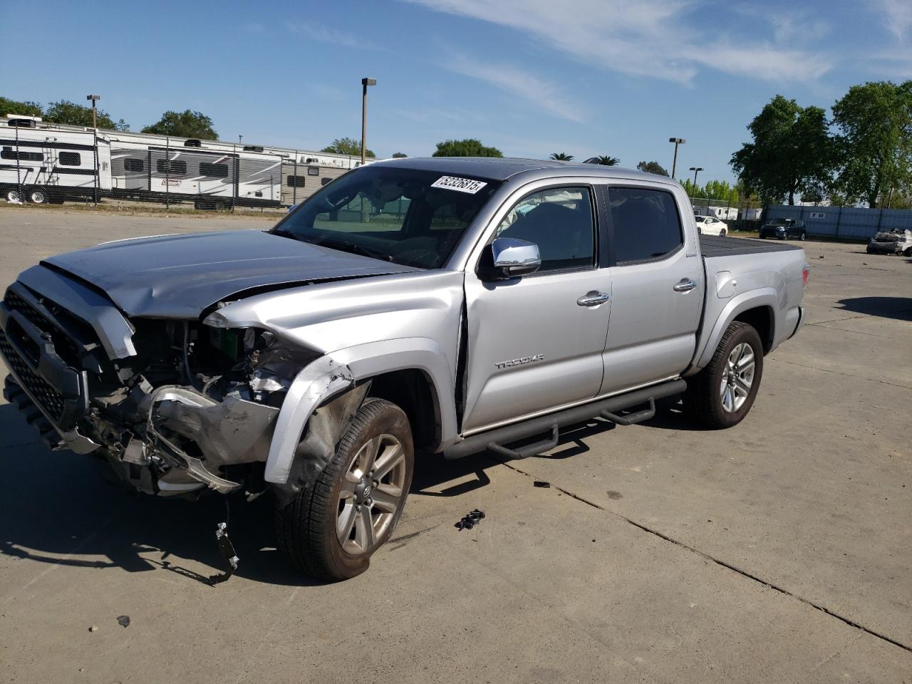 2017 Toyota Tacoma Double Cab na sprzedaż w Sacramento, CA - Front End