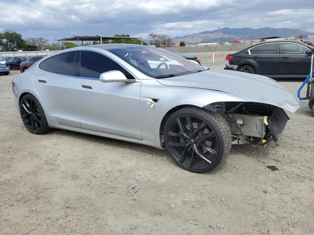 Фото: 5YJSA1E20JF247074 - 4