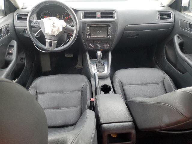 Sedans VOLKSWAGEN JETTA 2012 Biały
