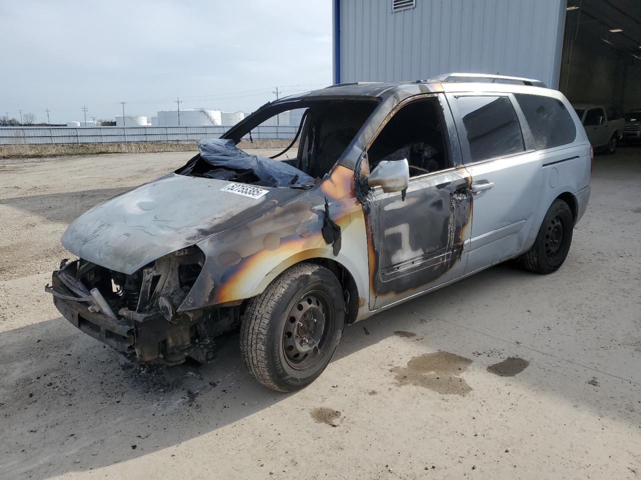 2009 Kia Sedona Ex იყიდება Milwaukee-ში, WI - Burn