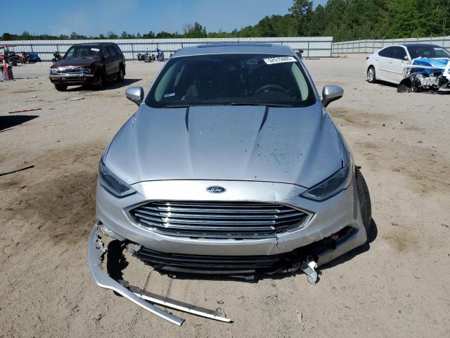 Sedans FORD FUSION 2017 Srebrny
