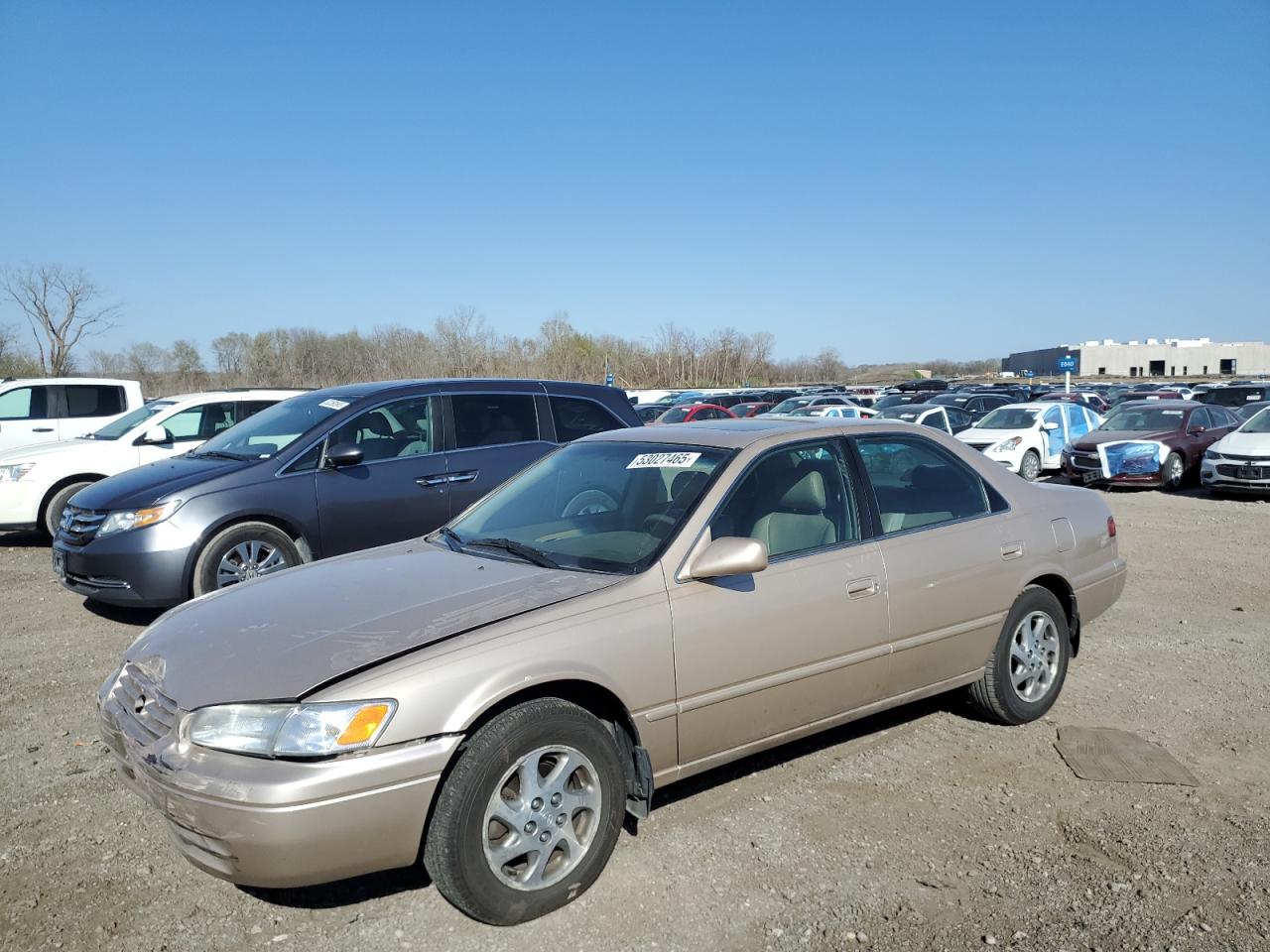 1997 Toyota Camry Ce იყიდება Des Moines-ში, IA - Front End