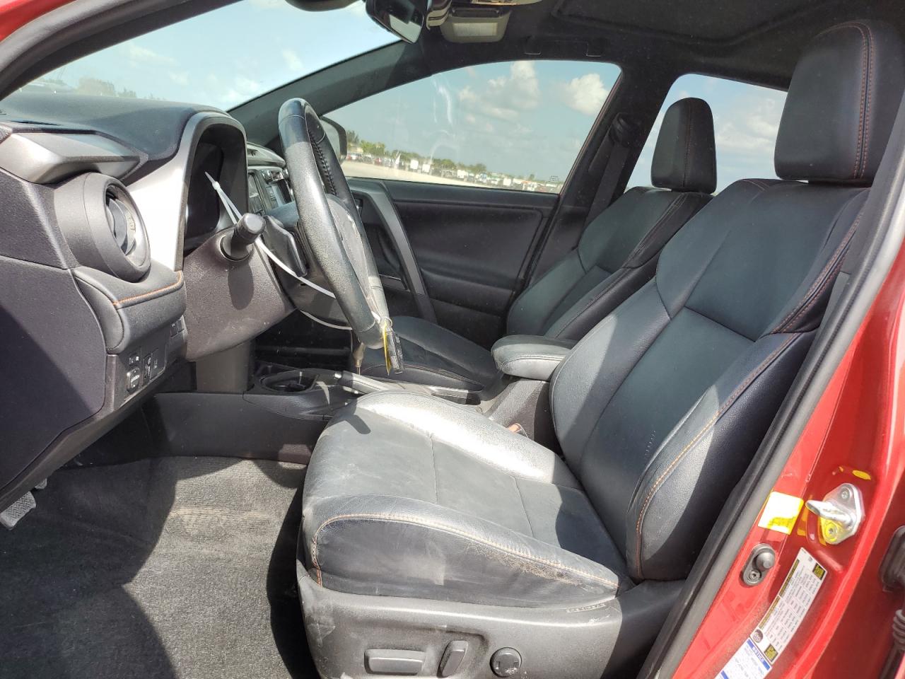 2T3JFREV7HW662841 2017 Toyota Rav4 Se