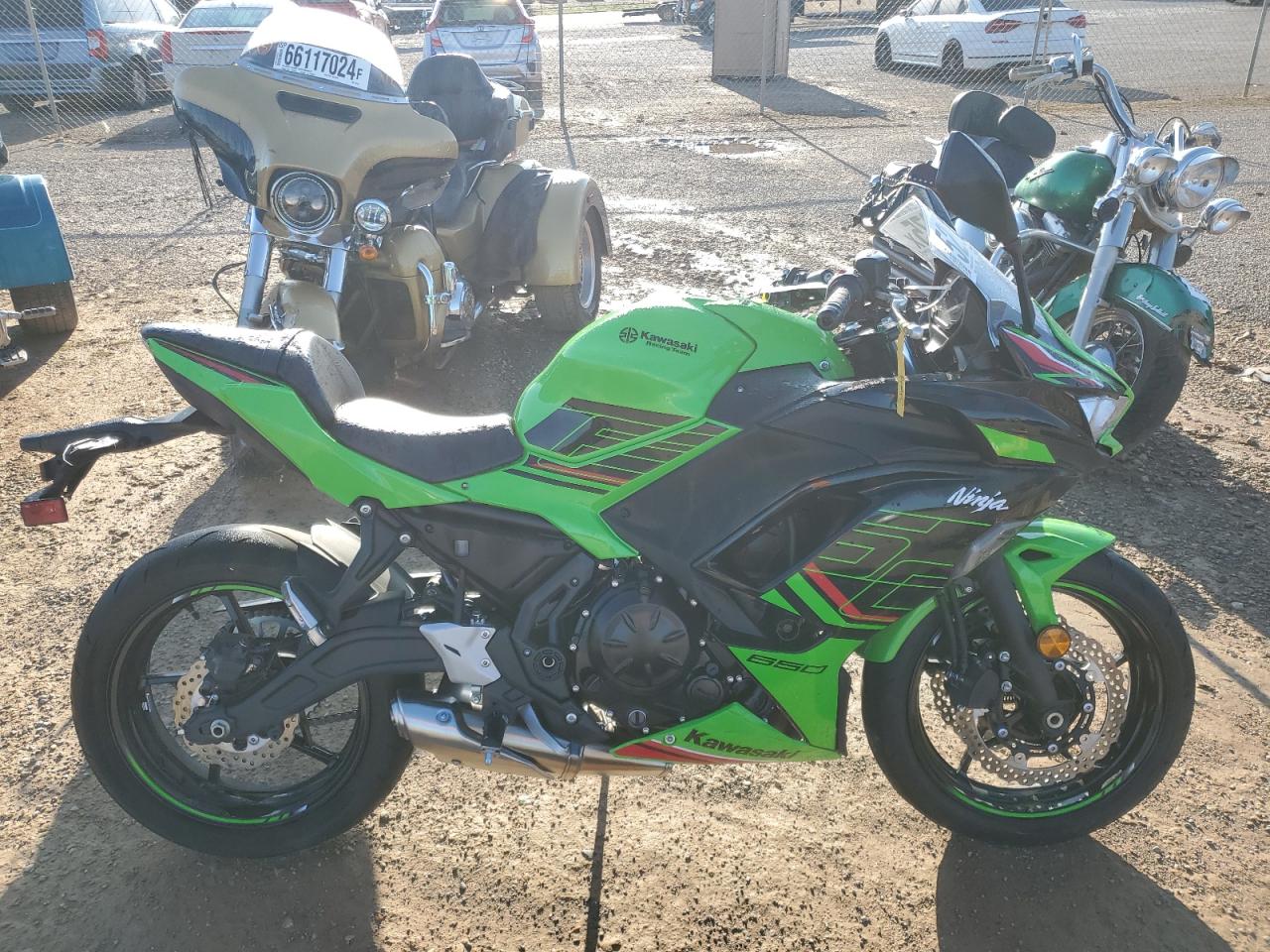 2023 Kawasaki Ex650 R продається в Tanner, AL - Front End