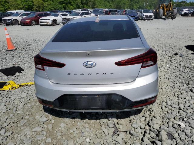  HYUNDAI ELANTRA 2019 Серебристый